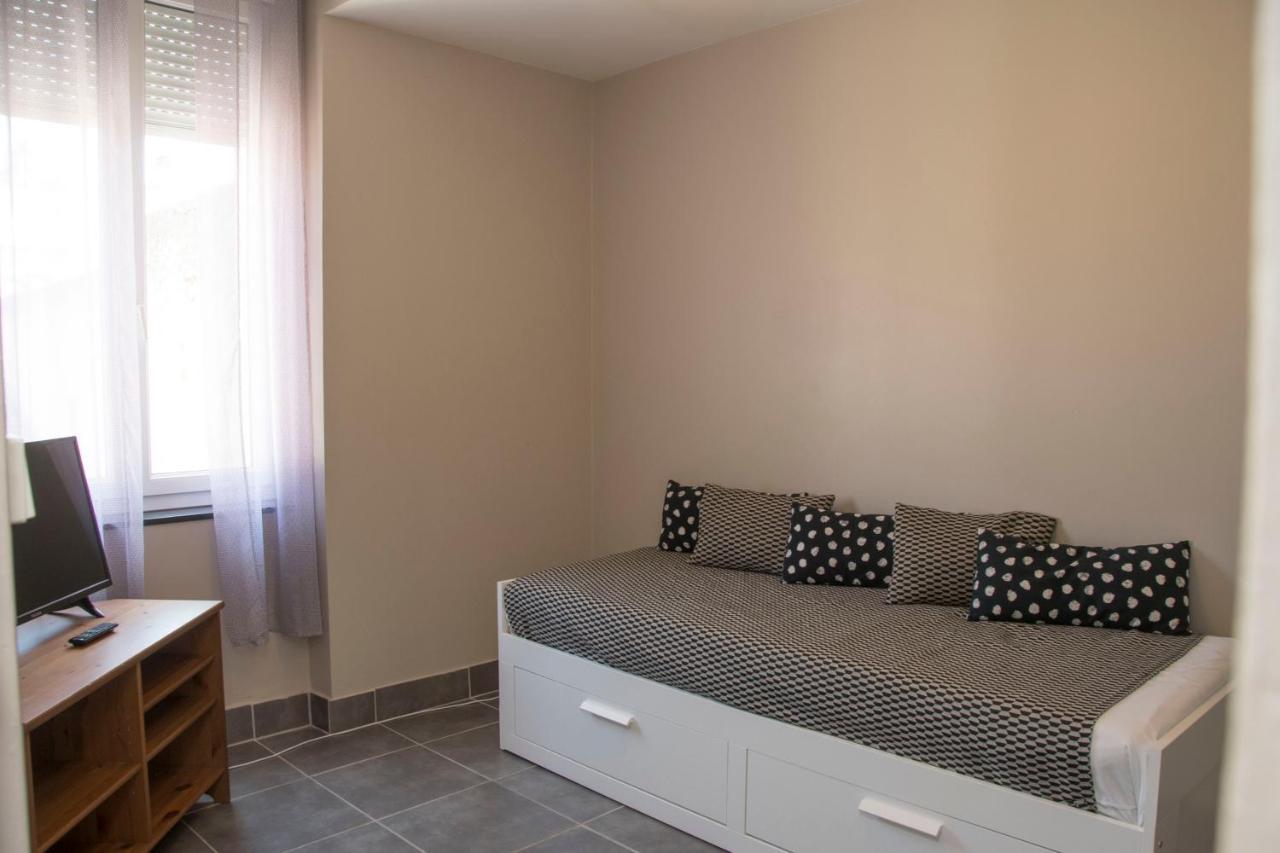 Le Clos De Manon Apartment *